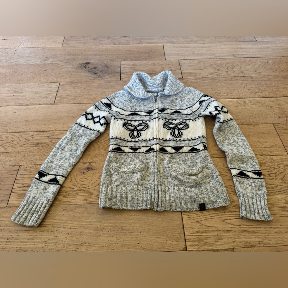TNA Lambswool Sweater Size‎ Medium